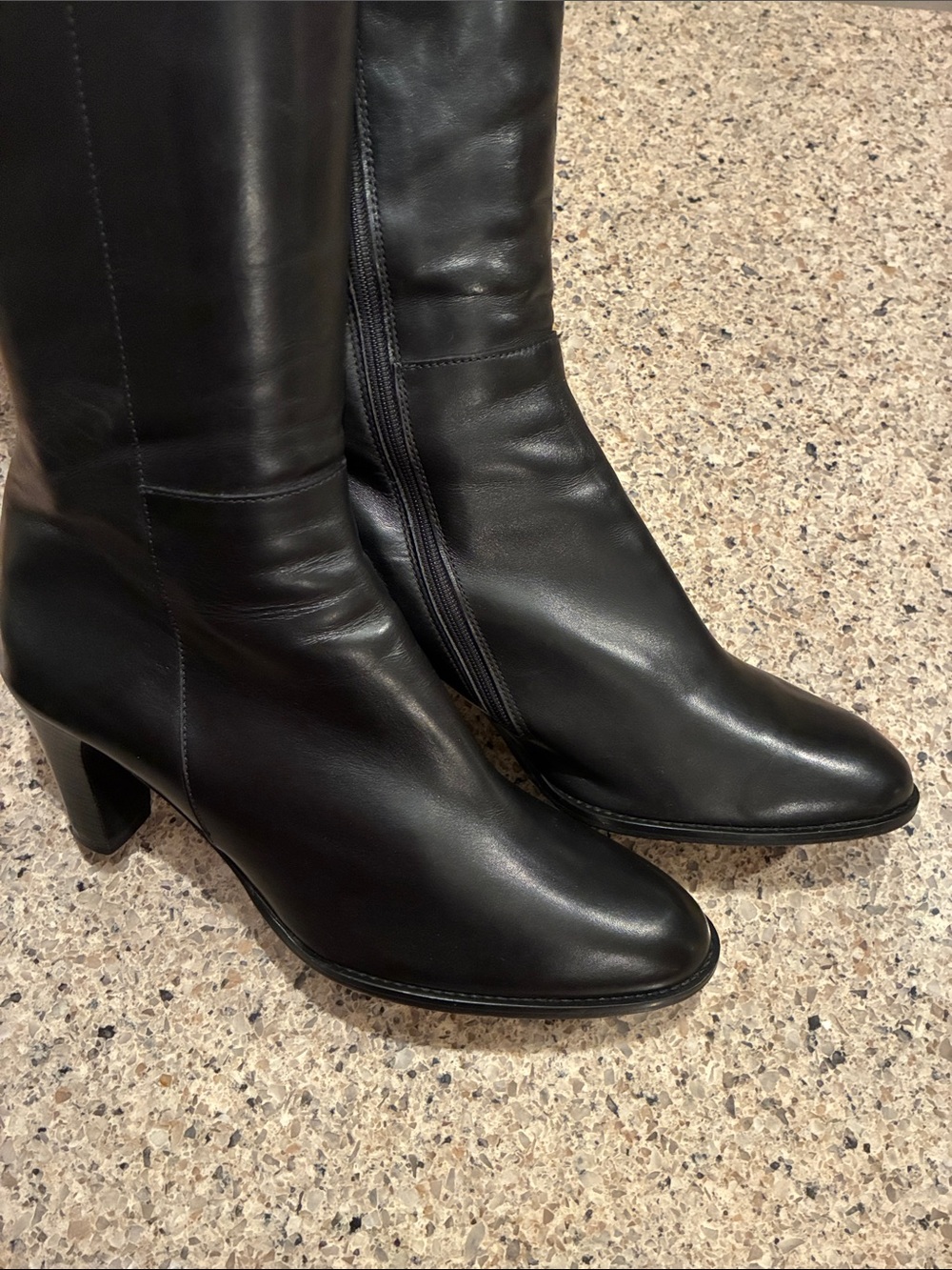 Women’s 8 Vintage J Crew Italian Leather Classic Black Leather Knee-High Boots - Picture 5 of 16